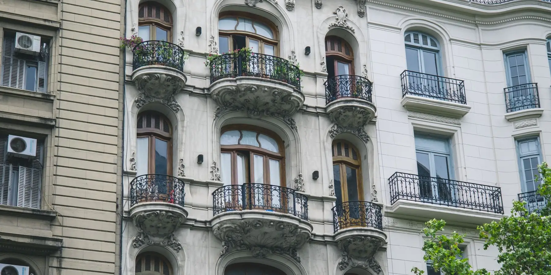 Fachada de un edificio histórico de Buenos Aires
